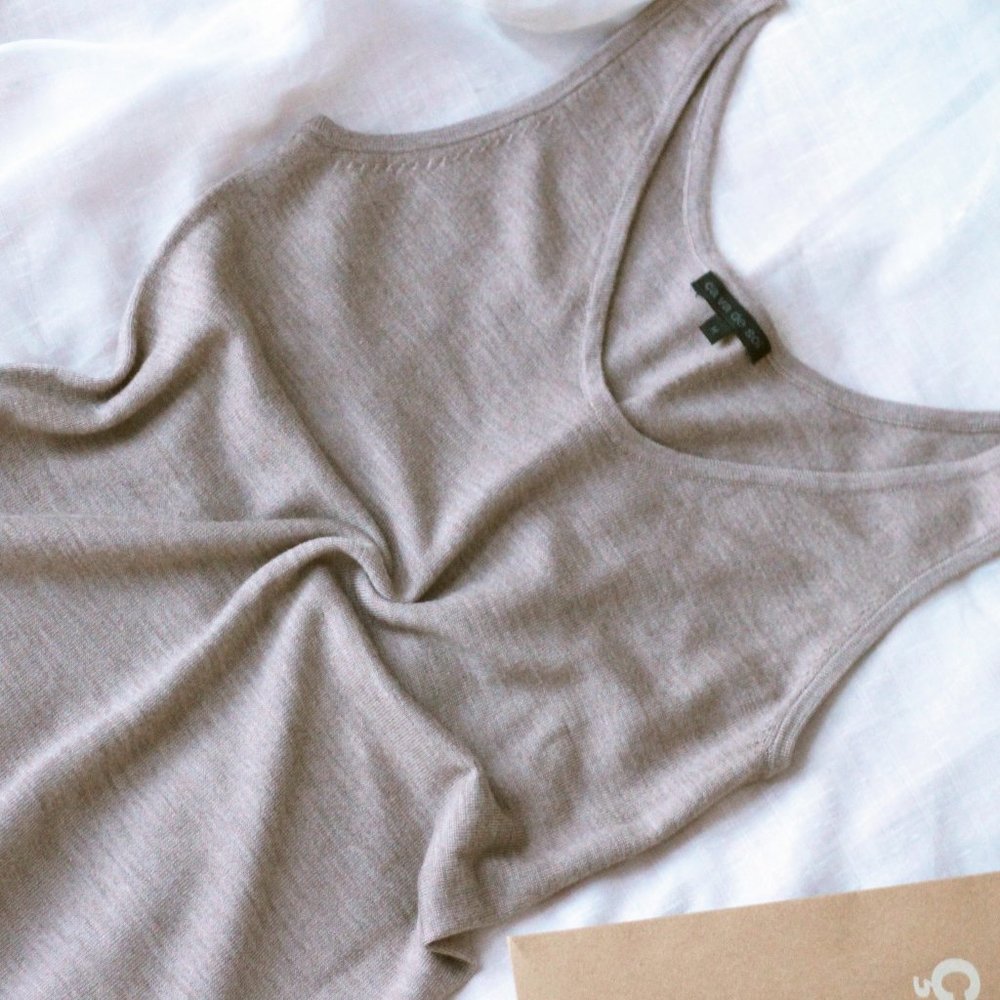 NWOT merinos sleeveless longline S/S